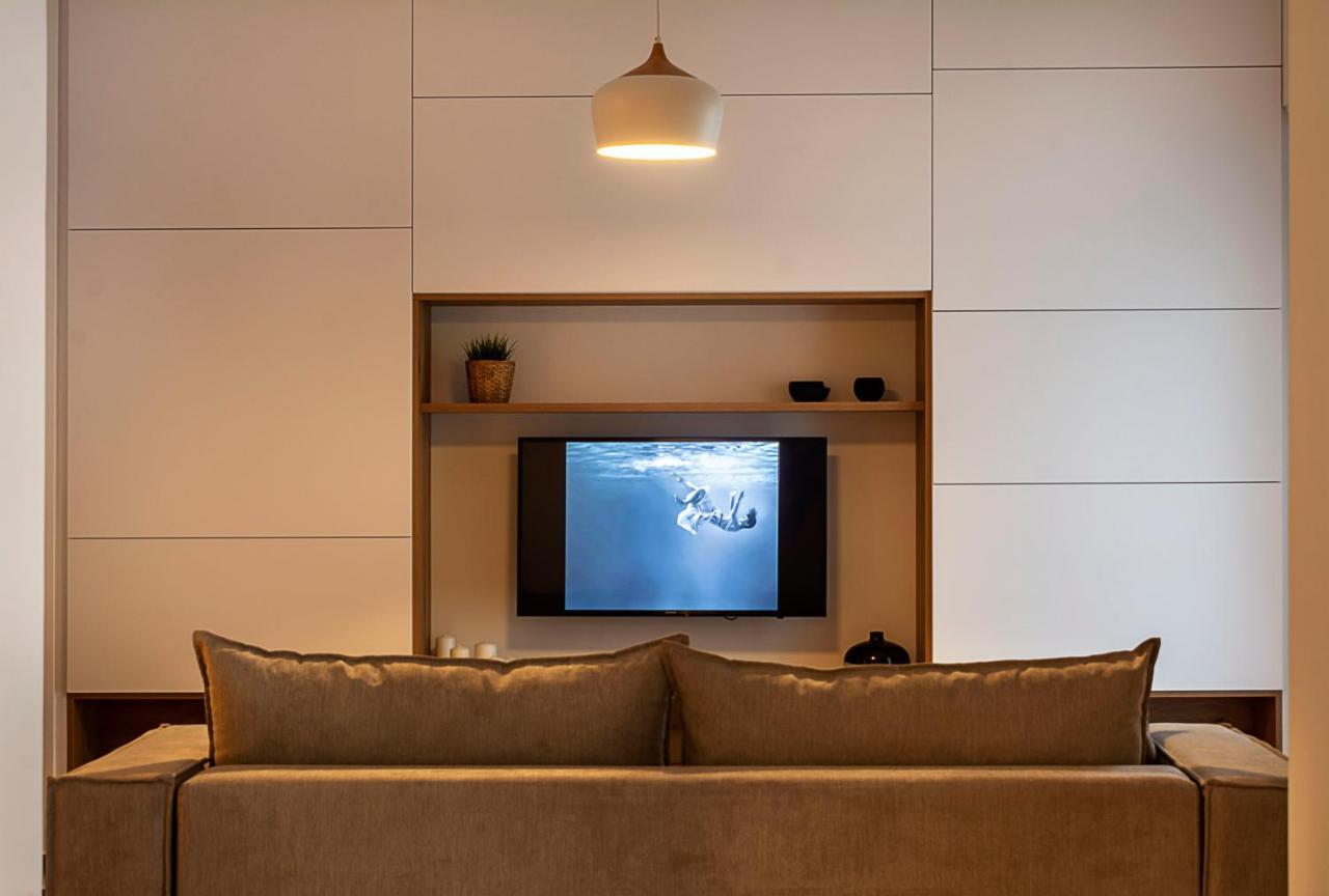 Elegant, Spacious & Minimalist Aptm W/Balcony Apartment Athens Exterior photo